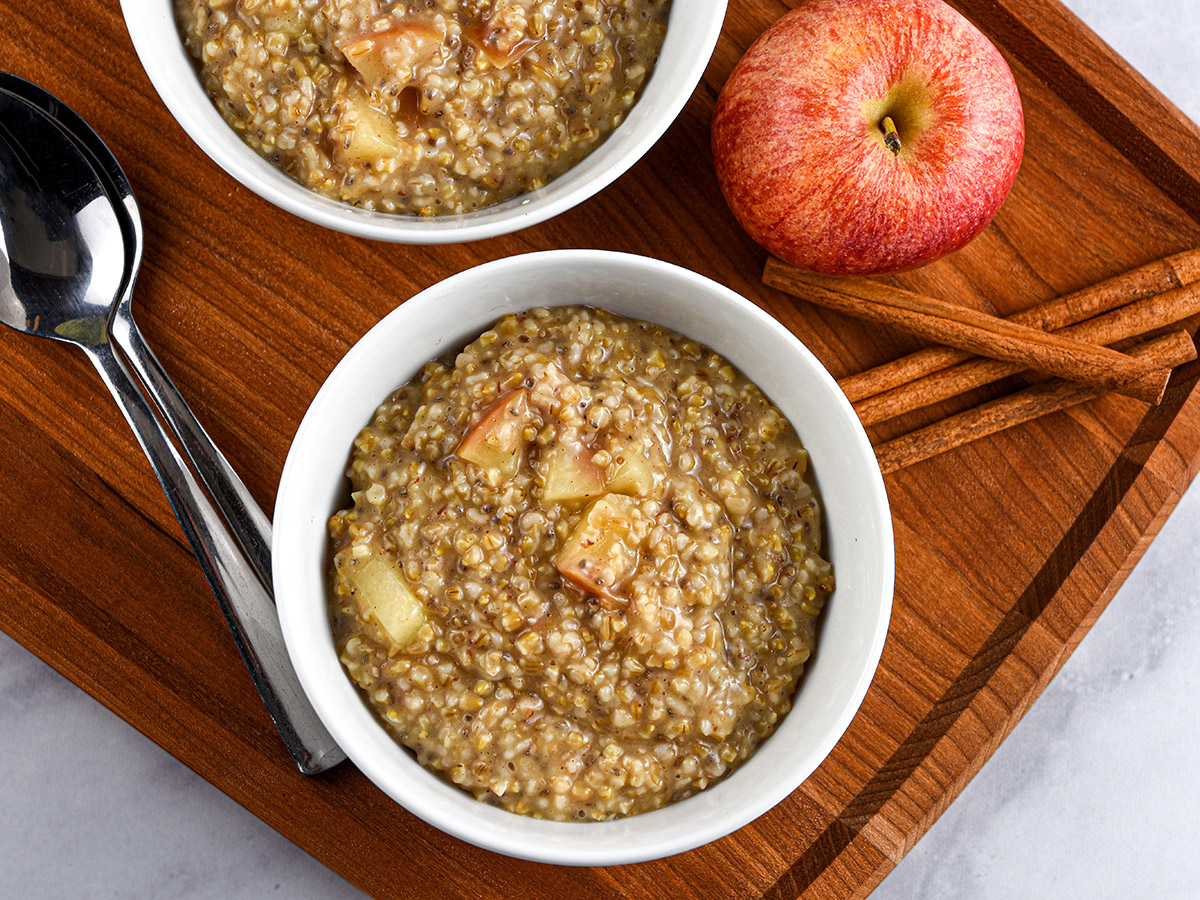Steel Cut Oatmeal with Apples and Cinnamon